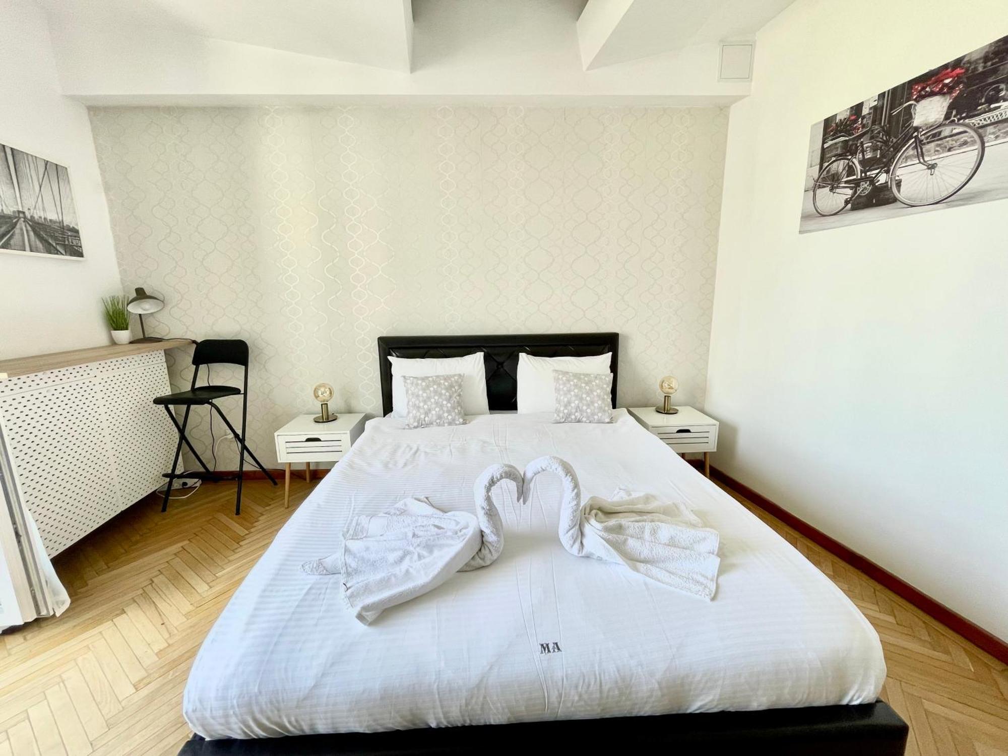 בוקרשט Metropole Apartments - Old City מראה חיצוני תמונה